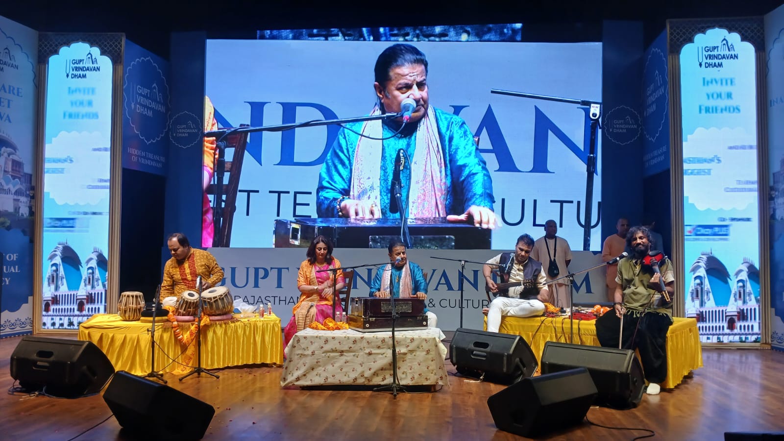 अनूप जलोटा की भजन संध्या में उमड़ा भक्ति का सागर,हजारों श्रद्धालु हुए मंत्रमुग्ध