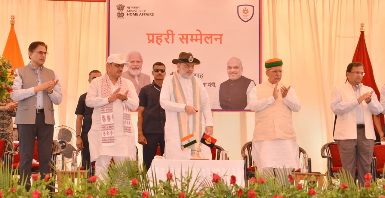 अमित शाह का बीकानेर बॉर्डर दौरा:‘ऑपरेशन सिंदूर’ में BSF की भूमिका सराही,सीमा सुरक्षा के लिए ‘चतुष्कोणीय ग्रिड’ पर जोर
