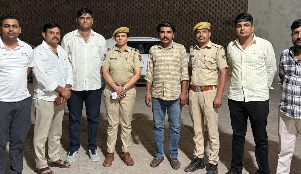 राजस्थान में ANTF की बड़ी कार्रवाई:एक साल से फरार 25 हजार का इनामी तस्कर जोधपुर से गिरफ्तार
