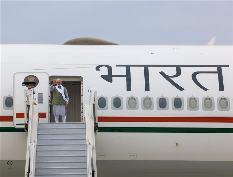 फ्रांस और स्लोवाकिया दौरे पर रवाना हुए पीएम मोदी,जी-7 शिखर सम्मेलन में ‘ग्लोबल साउथ’ की आवाज़ उठाने की बात कही