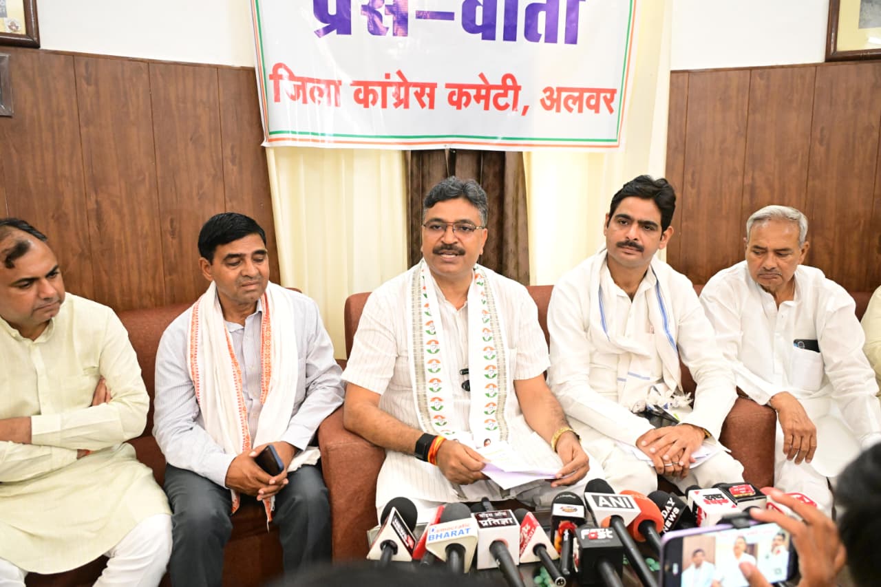 जूली बोले परीक्षा माफिया के आगे बेबस केंद्र सरकार,राहुल करेंगे वसूली सिस्टम का पोस्टमार्टम,तबेला सरकार का होगा अंत