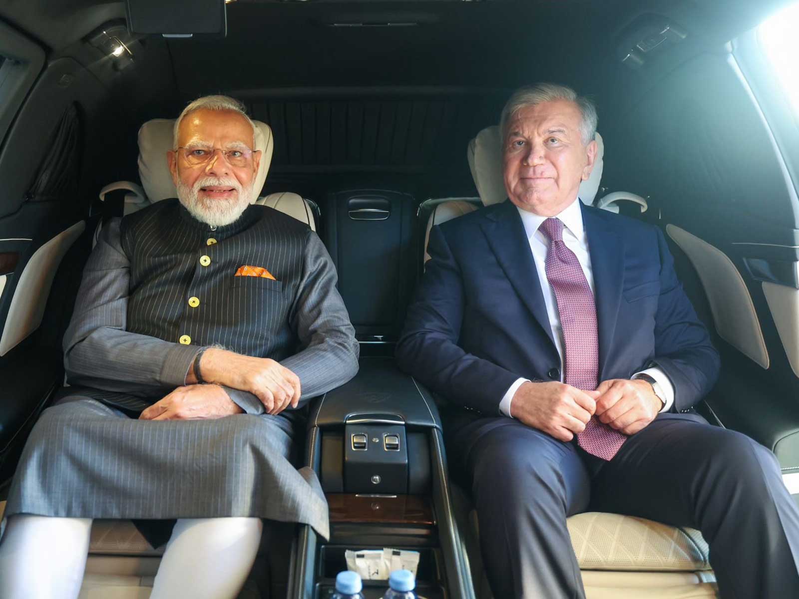 पीएम मोदी ताशकंद पहुंचे,उज्बेकिस्तान के राष्ट्रपति मिर्जियोयेव ने किया स्वागत;SCO बैठक में जिनपिंग-पुतिन से मुलाकात की उम्मीद