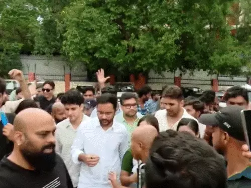 स्वतंत्र भारद्वाज बुलंदशहर से हिरासत में,मारपीट के मामले में पुलिस कार्रवाई पर उठे सवाल