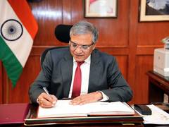 सुप्रीम कोर्ट ने CEC ज्ञानेश कुमार को हटाने की याचिका पर चुनाव आयोग से मांगा जवाब,अंतरिम निलंबन से इनकार