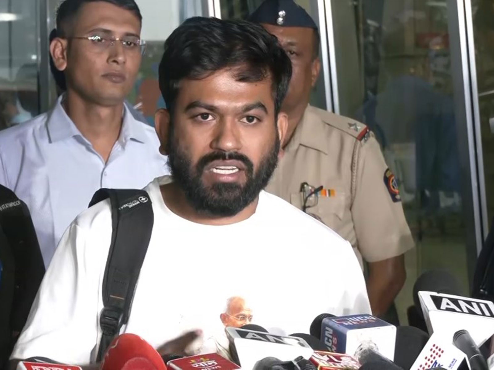 ज्ञानेश कुमार के इस्तीफे की मांग पर दिल्ली में दूसरे दिन भी प्रदर्शन,24 घंटे बाद CJP के तीन नेता रिहा