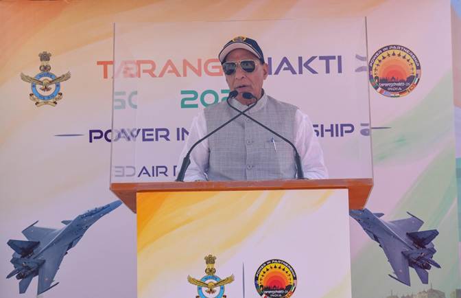 जोधपुर में राजनाथ सिंह बोले-‘तरंग शक्ति’ का संदेश है एक आसमान;रक्षा क्षेत्र में आत्मनिर्भरता और अंतरराष्ट्रीय सहयोग पर दिया जोर